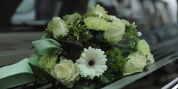 Funeral flowers800